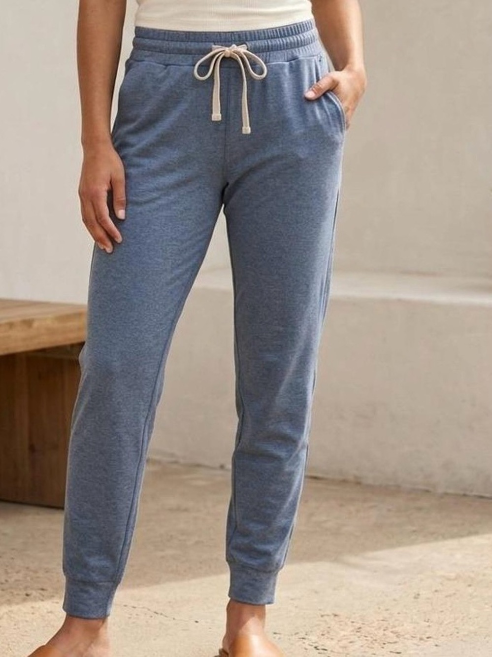 Vuori Performance DreamKnit Women's Joggers Blue Heather XS Regular
